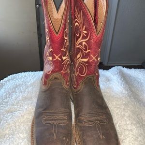 Women  boots size 8